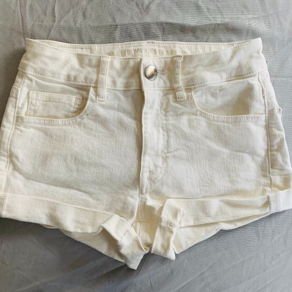 American Eagle White Shorts Super Stretch Size - 2